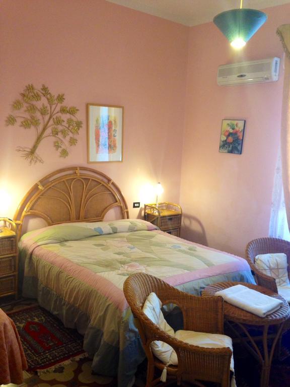 Casanoemi 2 Bed & Breakfast Cagliari Dış mekan fotoğraf